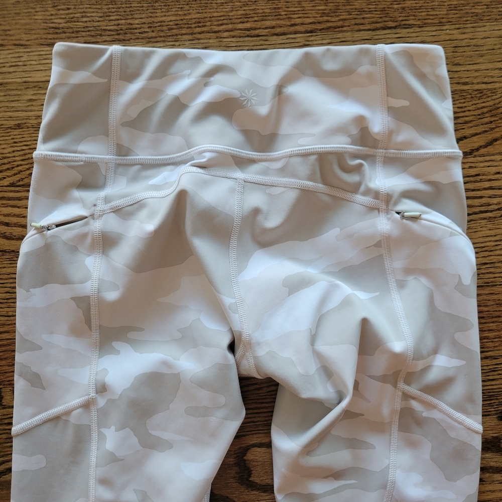Athleta Camo 7/8 Tight Leggings Small - Picture 9 of 9